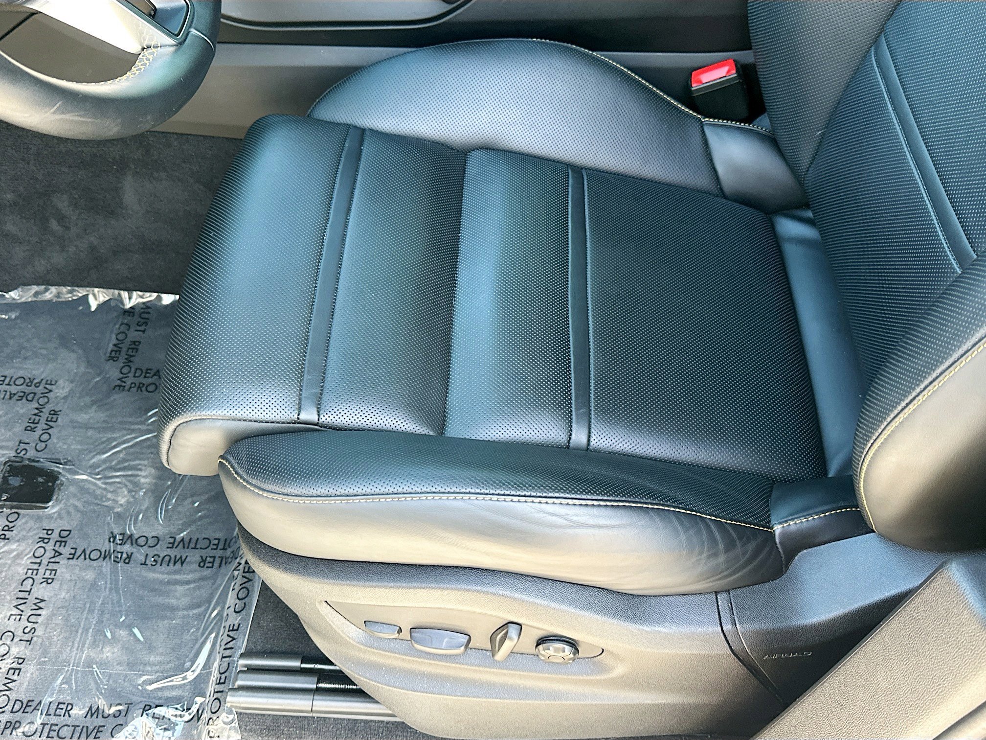 2022 Porsche Cayenne Platinum Edition photo 17