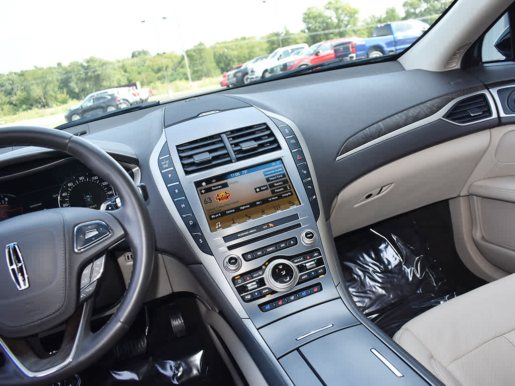 2019 Lincoln MKZ Reserve photo 17