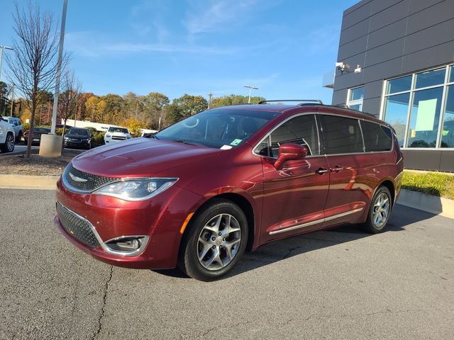 2017 Chrysler Pacifica Touring L photo 2