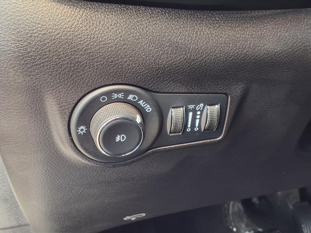 2023 Jeep Compass Altitude photo 5