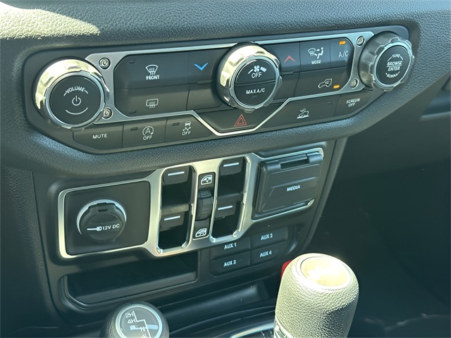 2024 Jeep Wrangler Sport S photo 20