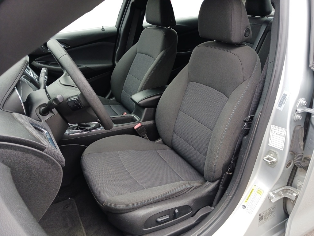 2018 Chevrolet Cruze LT photo 9