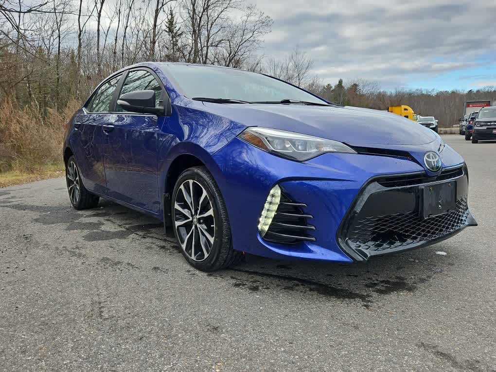 2018 Toyota Corolla SE photo 3