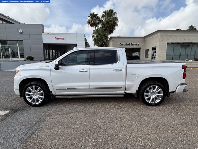 2024 Chevrolet Silverado 1500 High Country photo 3