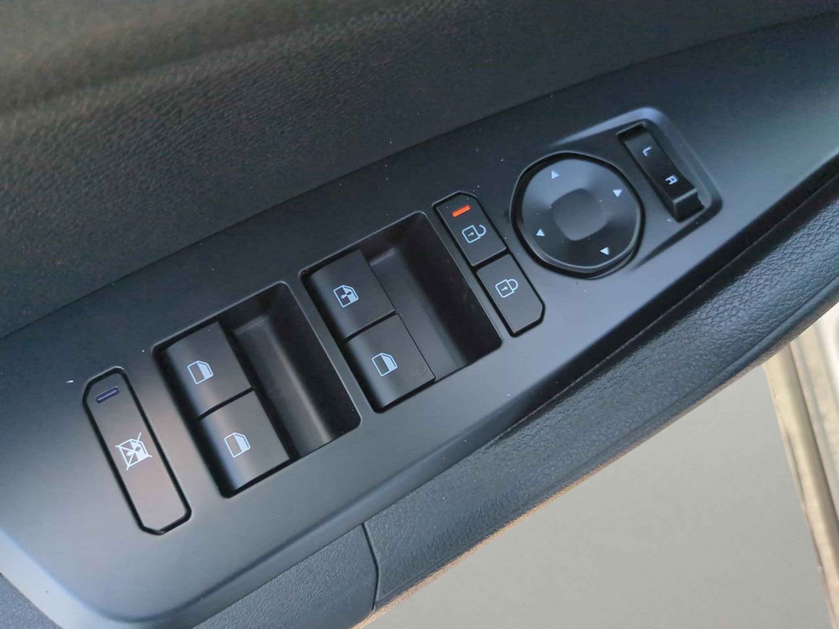 2026 Kia Sportage Hybrid LX photo 13