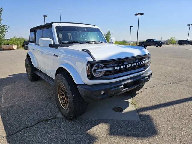 2022 Ford Bronco Outer Banks photo 2
