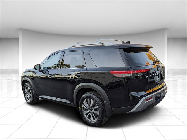 2025 Nissan Pathfinder SL photo 3