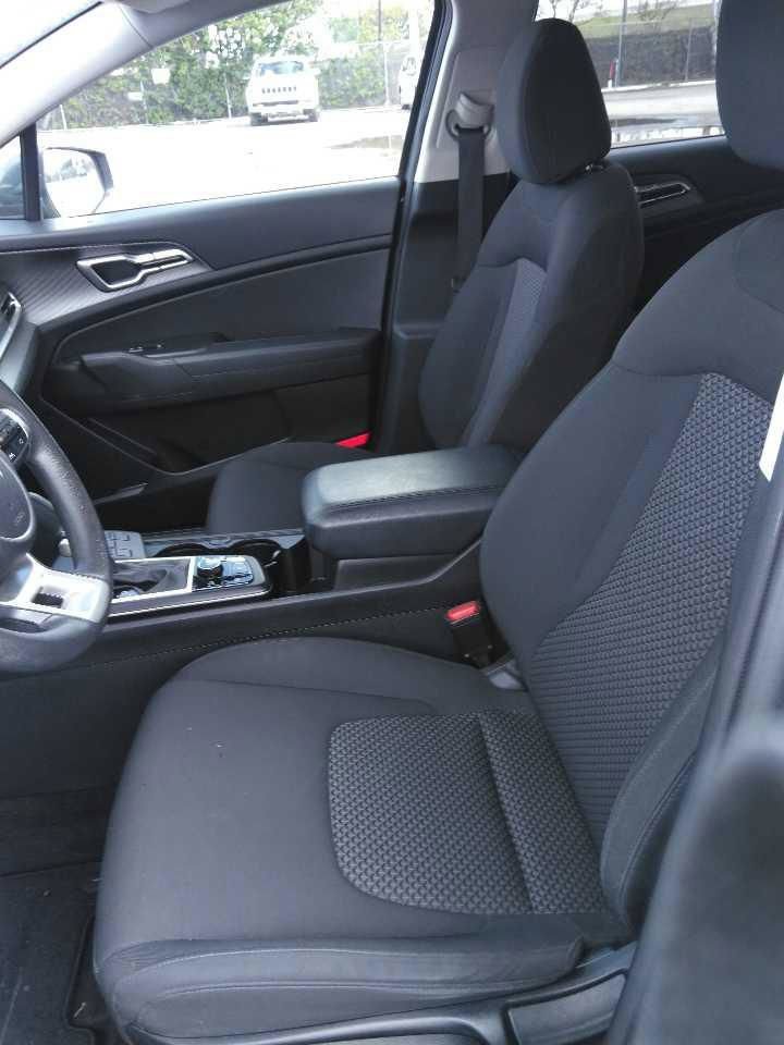 2023 Kia Sportage LX photo 3