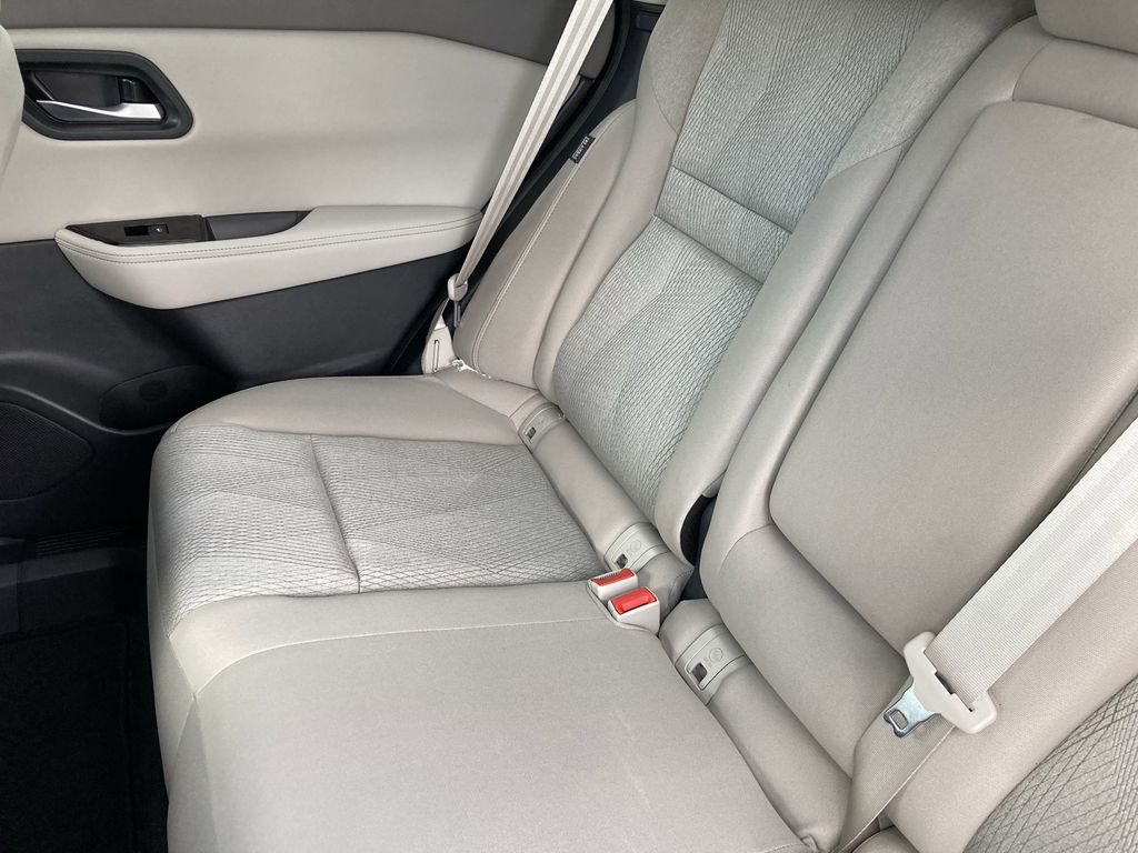 2025 Nissan Rogue SV photo 29
