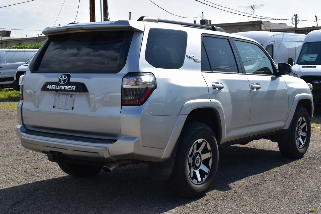 2020 Toyota 4Runner TRD Off-Road photo 5