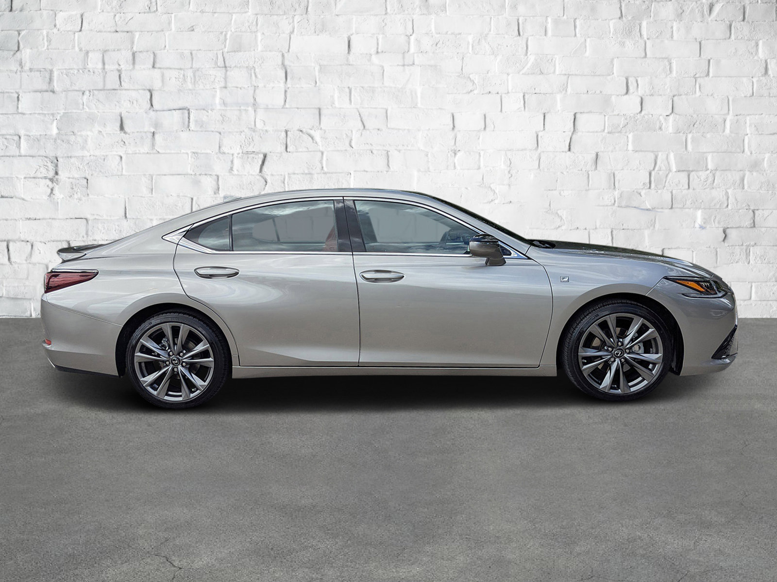 2019 Lexus ES 350 F SPORT photo 3