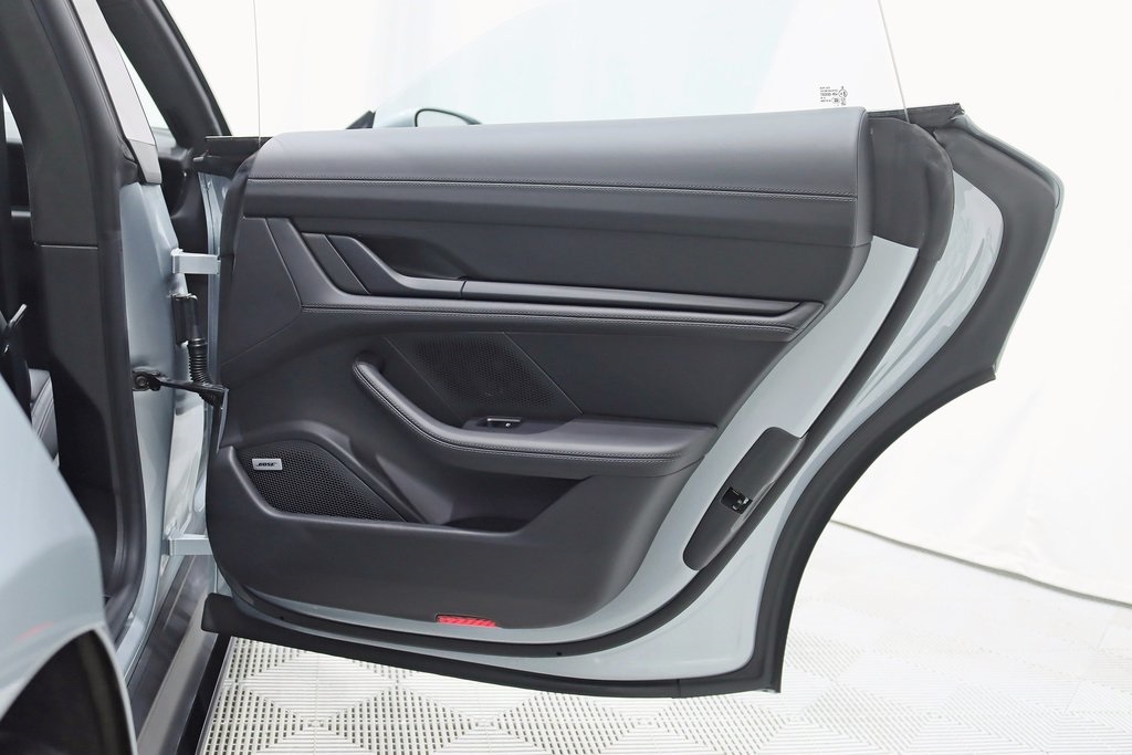 2022 Porsche Taycan GTS photo 36