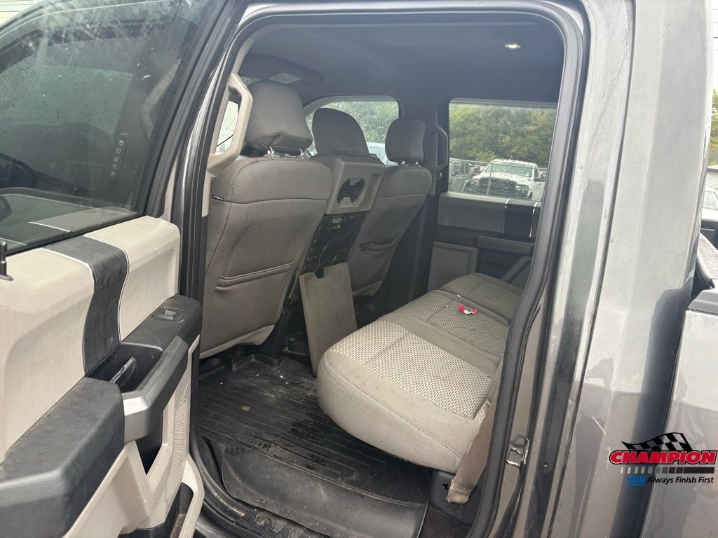 2016 Ford F-150 XLT photo 19