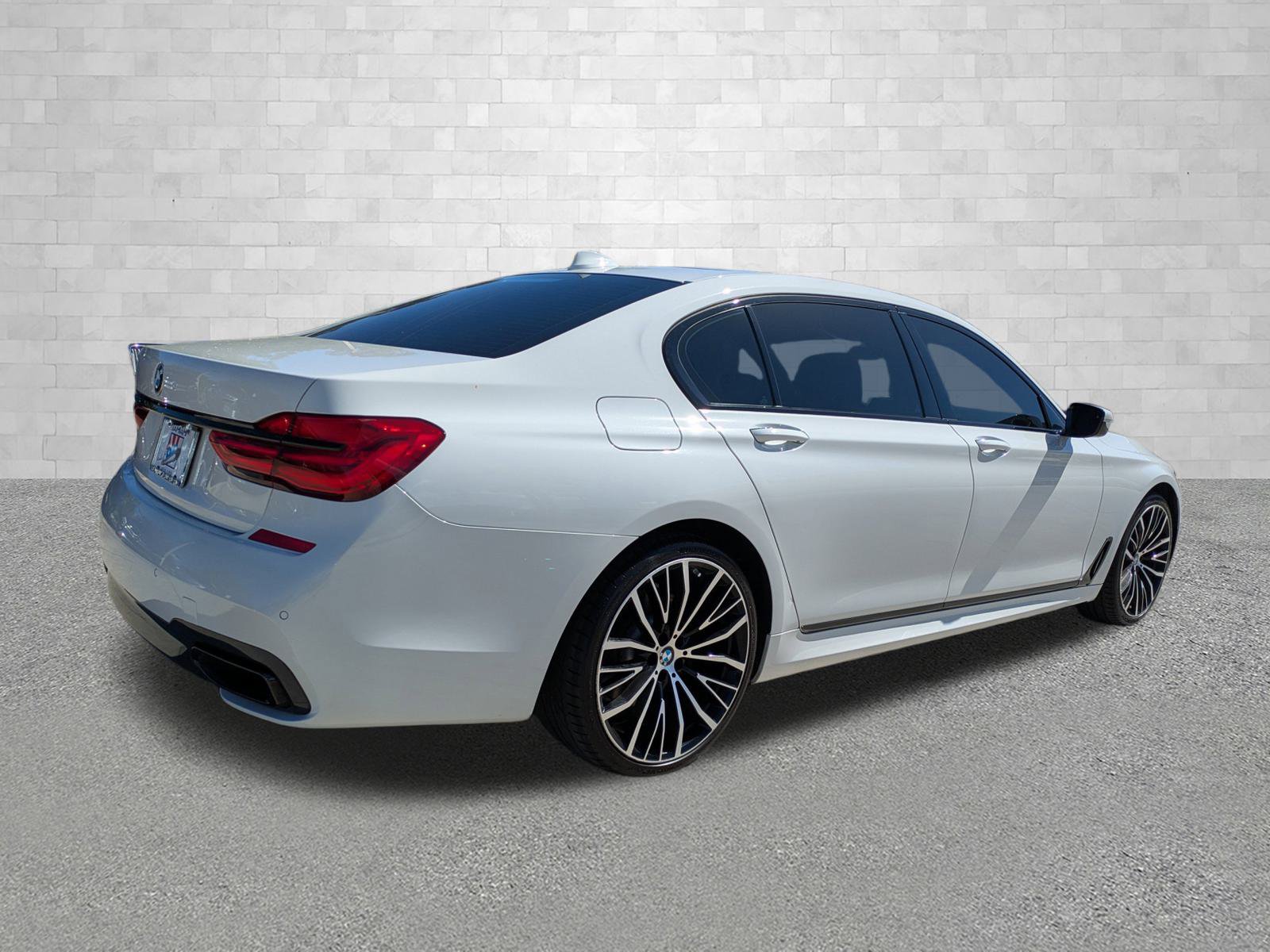 2019 Bmw 740i Sedan photo 2