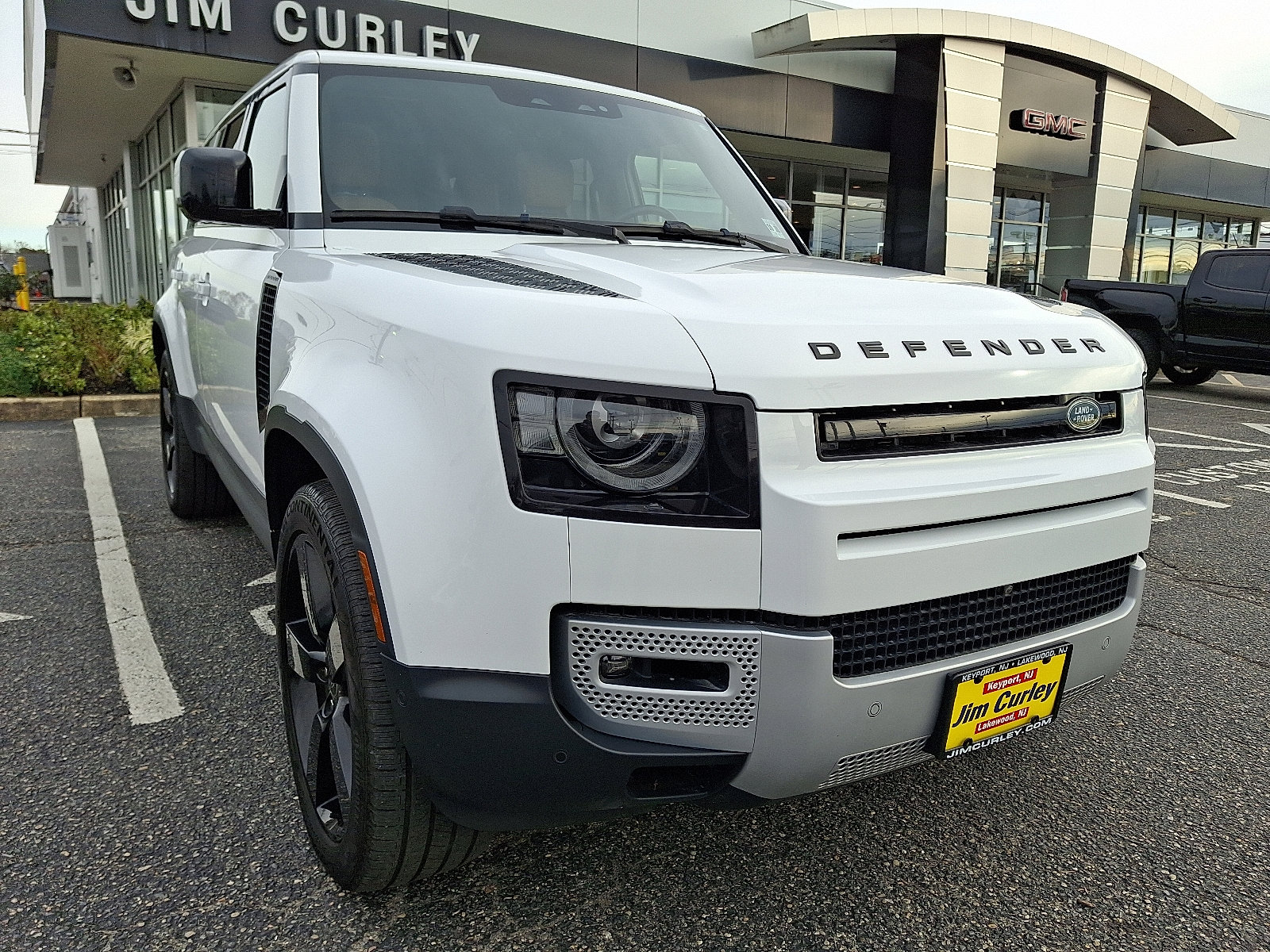 2023 Land Rover Defender SE photo 2