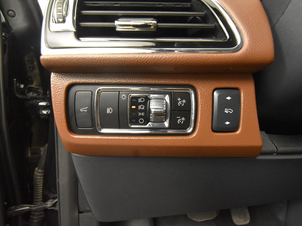 2024 Lincoln Navigator Reserve Luxury Monochromatic photo 23