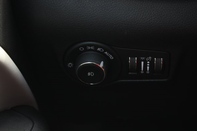 2025 Jeep Compass Limited photo 12