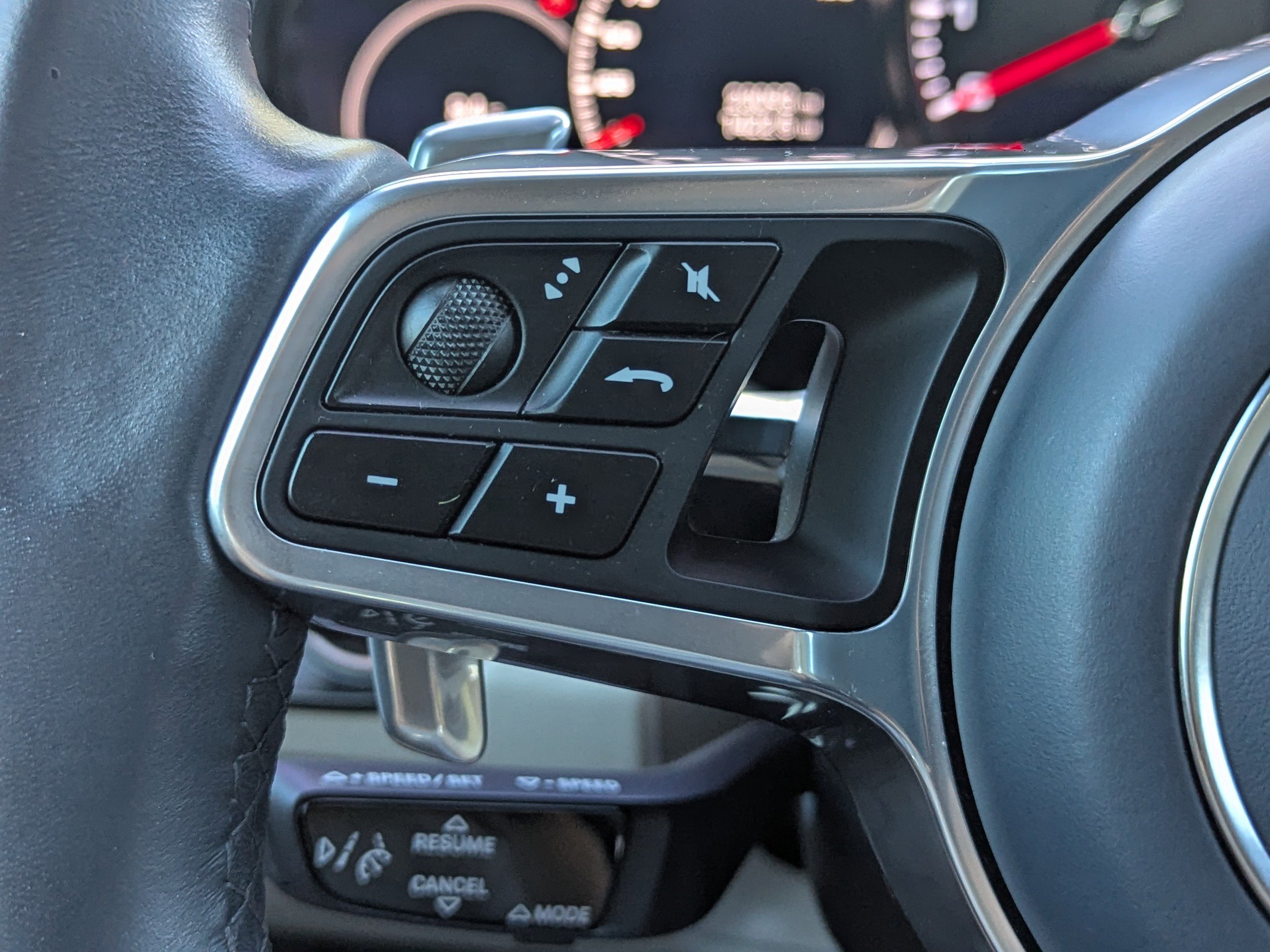 2023 Porsche Cayenne GTS Coupe photo 35