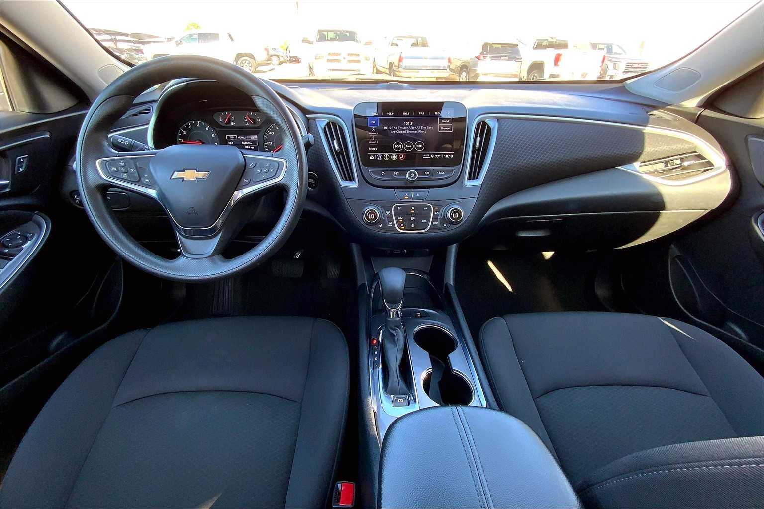 2024 Chevrolet Malibu 1LT photo 13