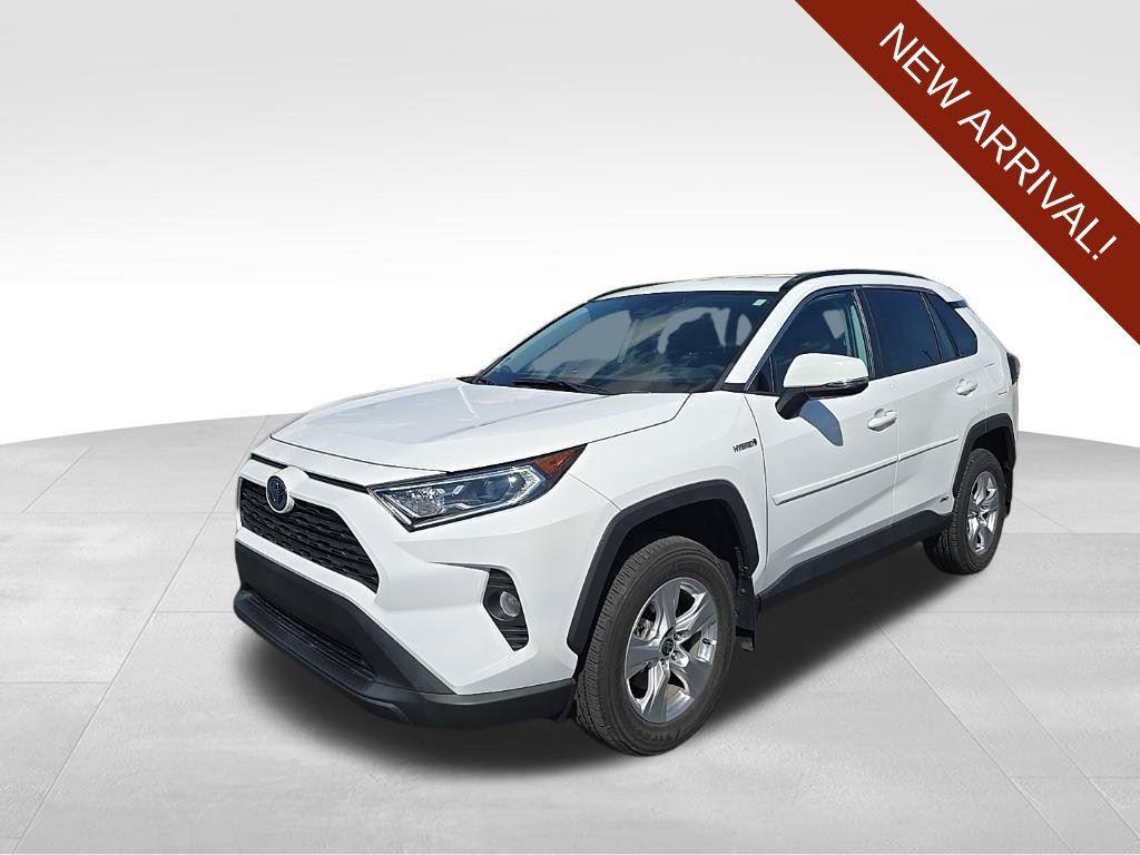 2021 Toyota RAV4 Hybrid XLE photo 3