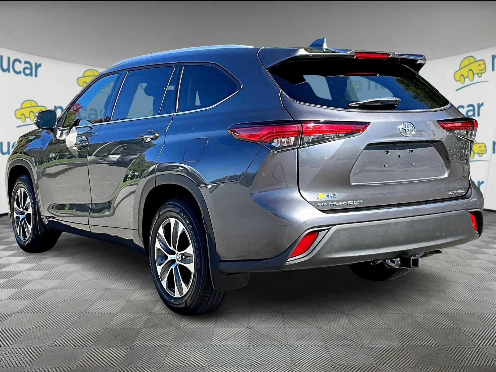2022 Toyota Highlander XLE photo 4