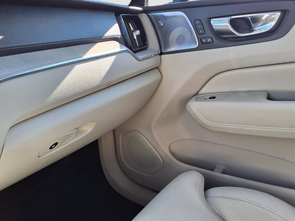 2021 Volvo XC60 Recharge T8 Inscription photo 22