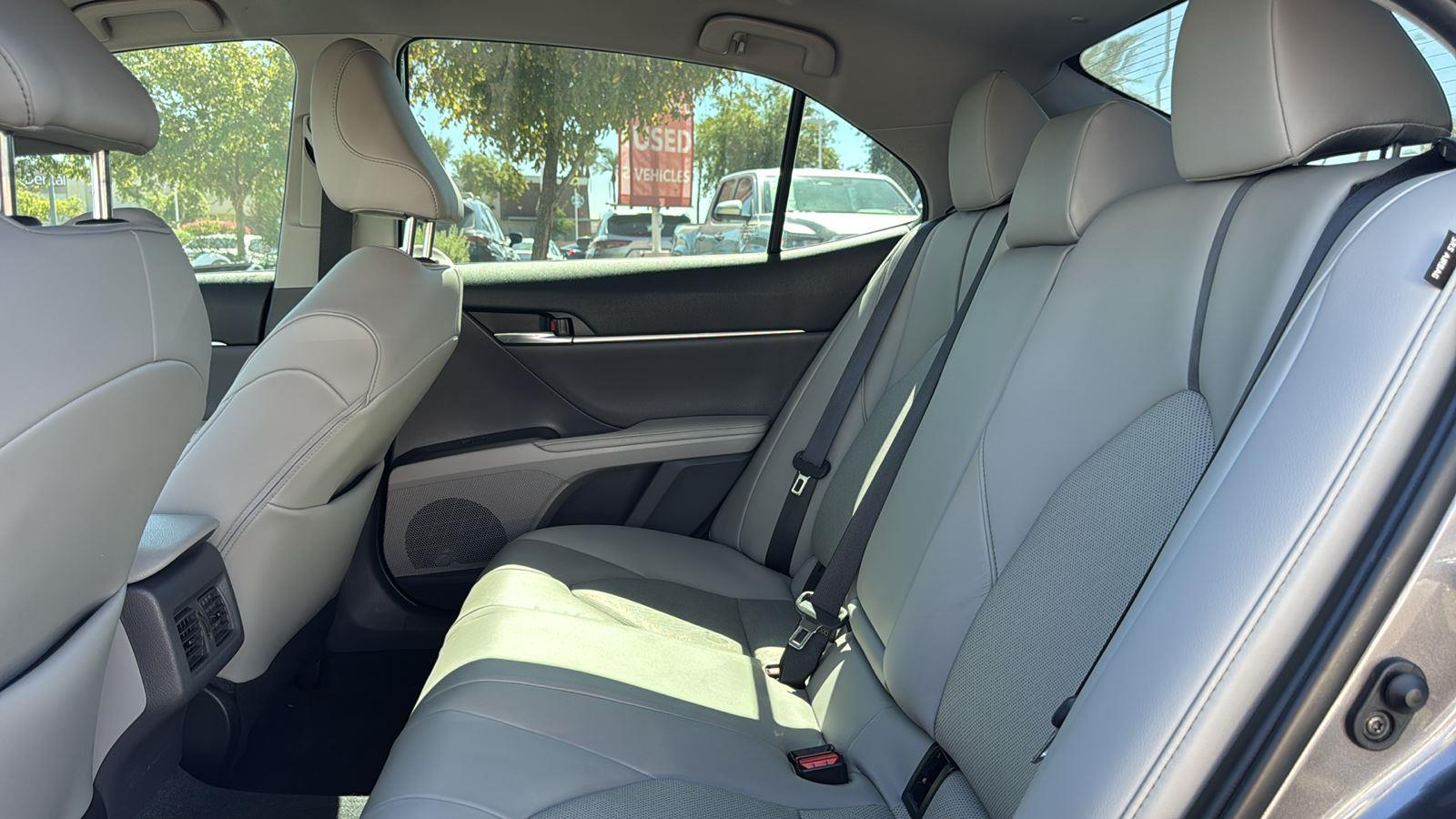 2023 Toyota Camry Hybrid XLE photo 24