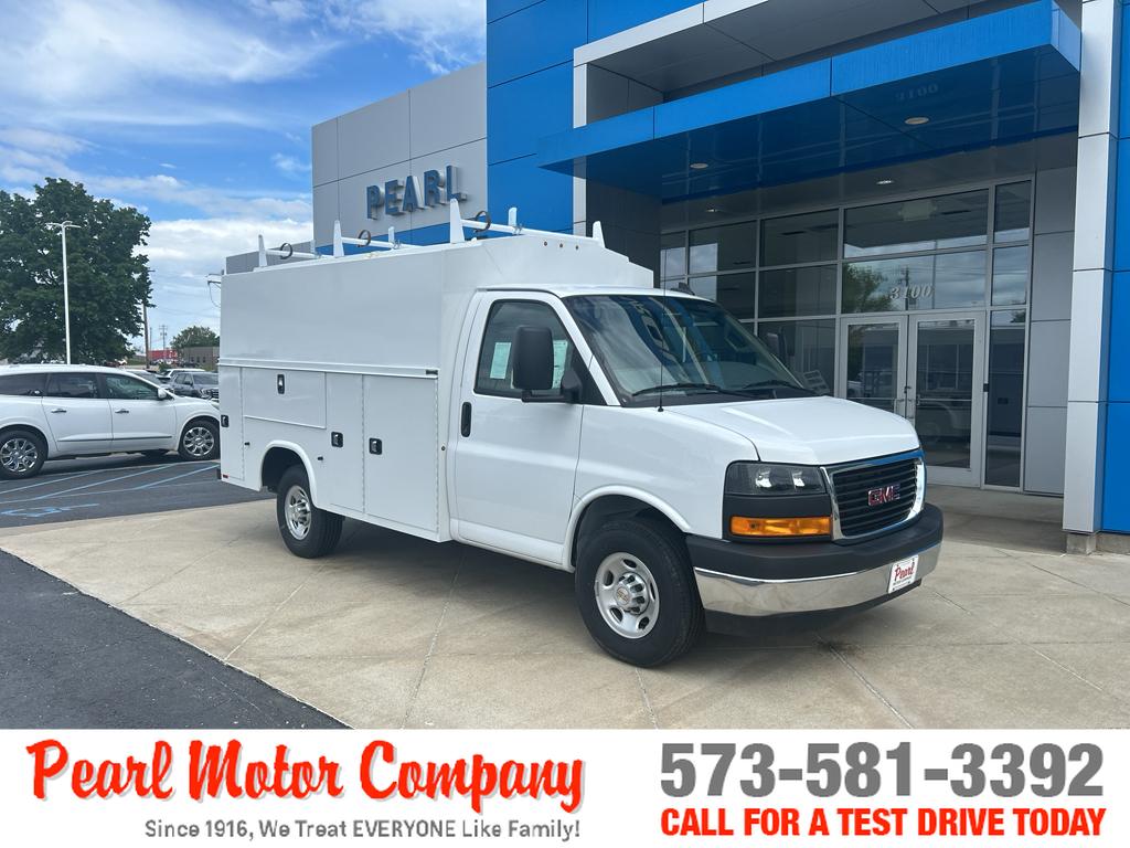 2024 GMC Savana Cutaway Work Van's photo