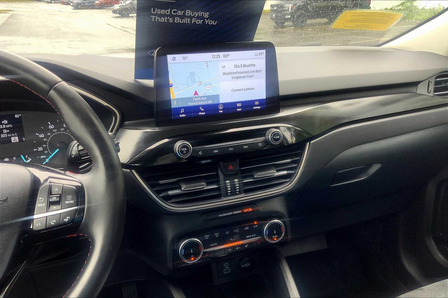 2022 Ford Escape SEL photo 3