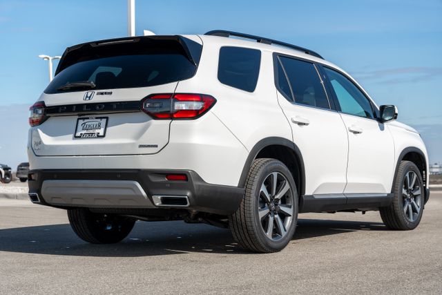 2025 Honda Pilot Touring photo 4