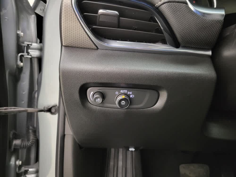 2023 Chevrolet Traverse Premier Leather photo 28