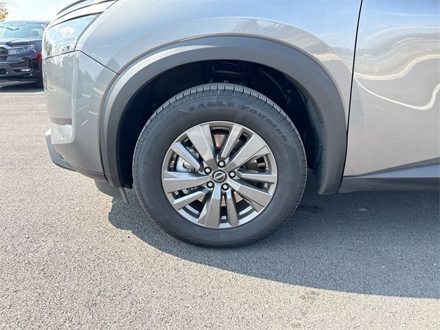 2024 Nissan Pathfinder SV photo 13