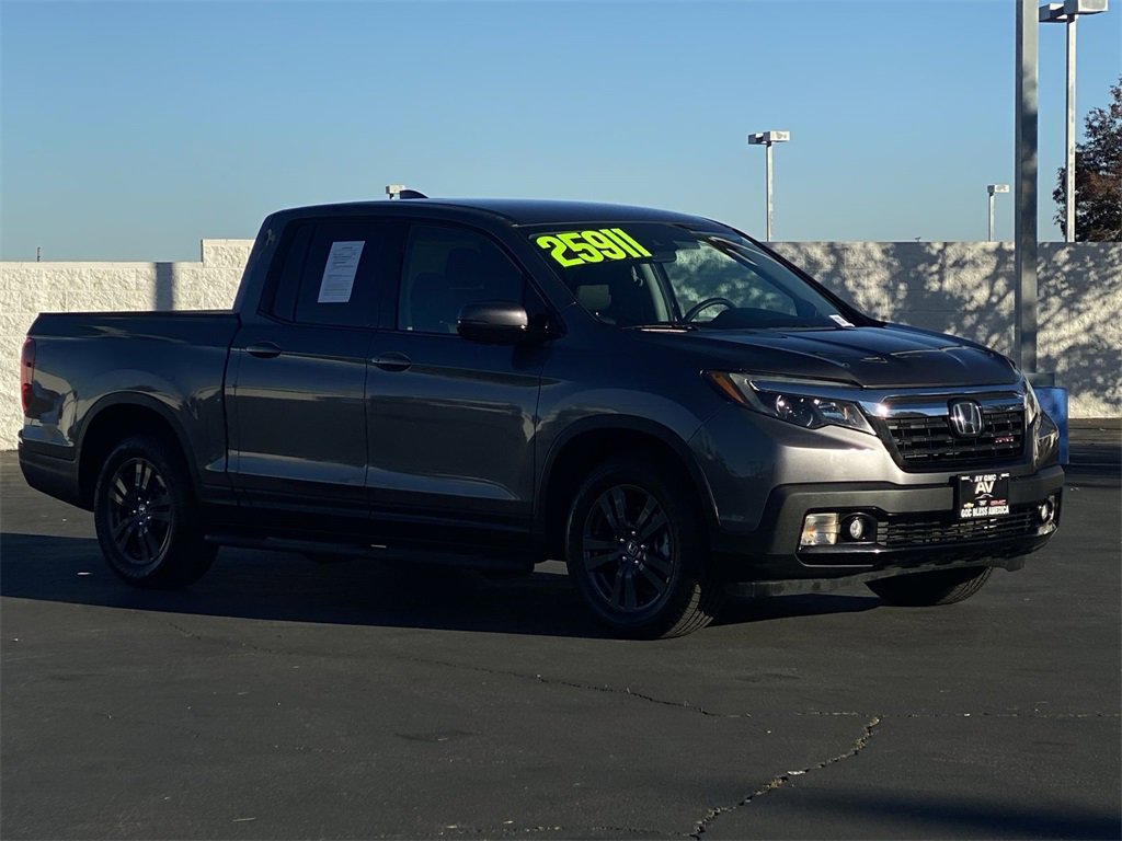 2020 Honda Ridgeline Sport photo 2