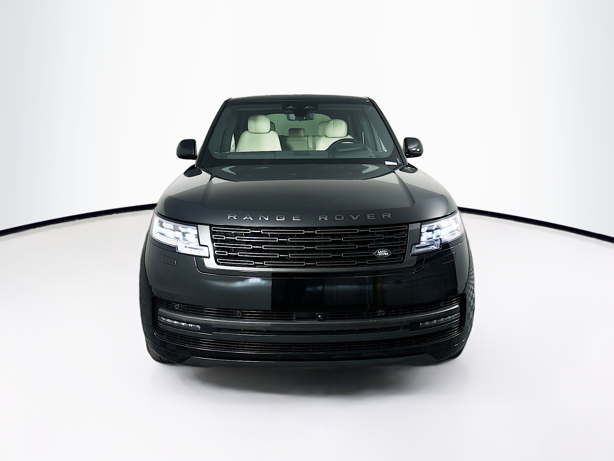 2025 Land Rover Range Rover SE photo 2