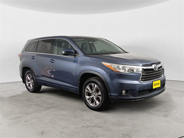 2016 Toyota Highlander LE Plus photo 7