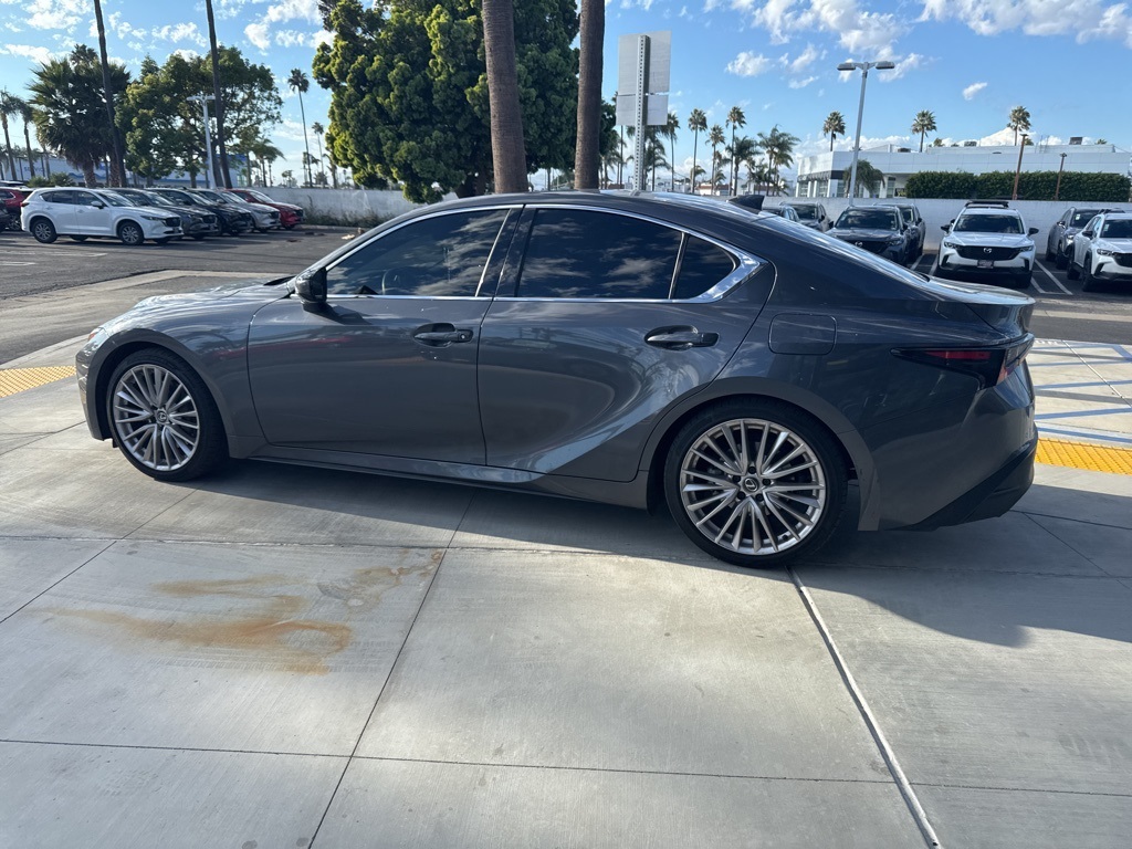 2024 Lexus IS 300 photo 16