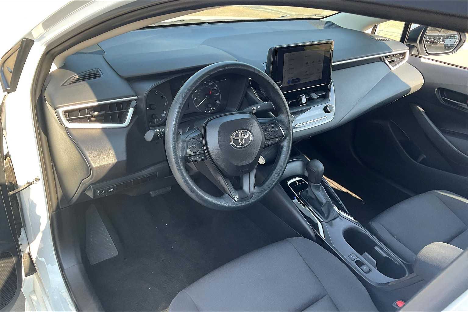 2024 Toyota Corolla LE photo 16