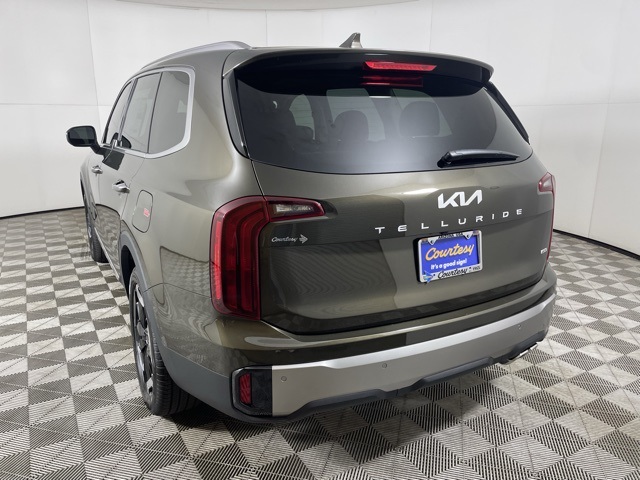2025 Kia Telluride S photo 4