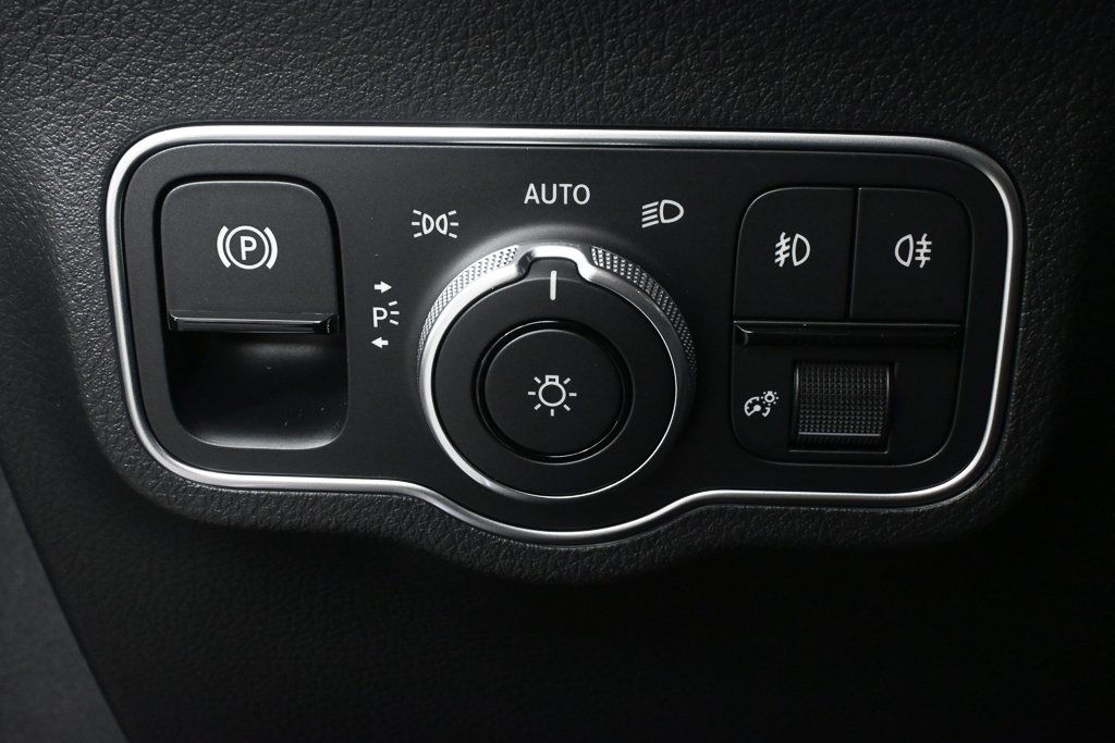 2025 Mercedes Benz GLA 250 photo 6