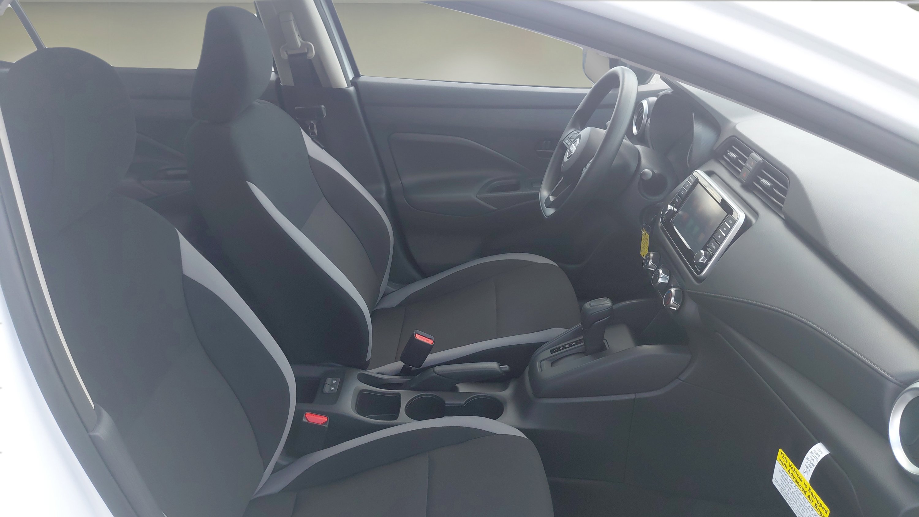 2025 Nissan Versa S photo 10
