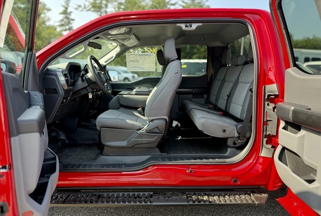 2025 Ford F-150 XL photo 11