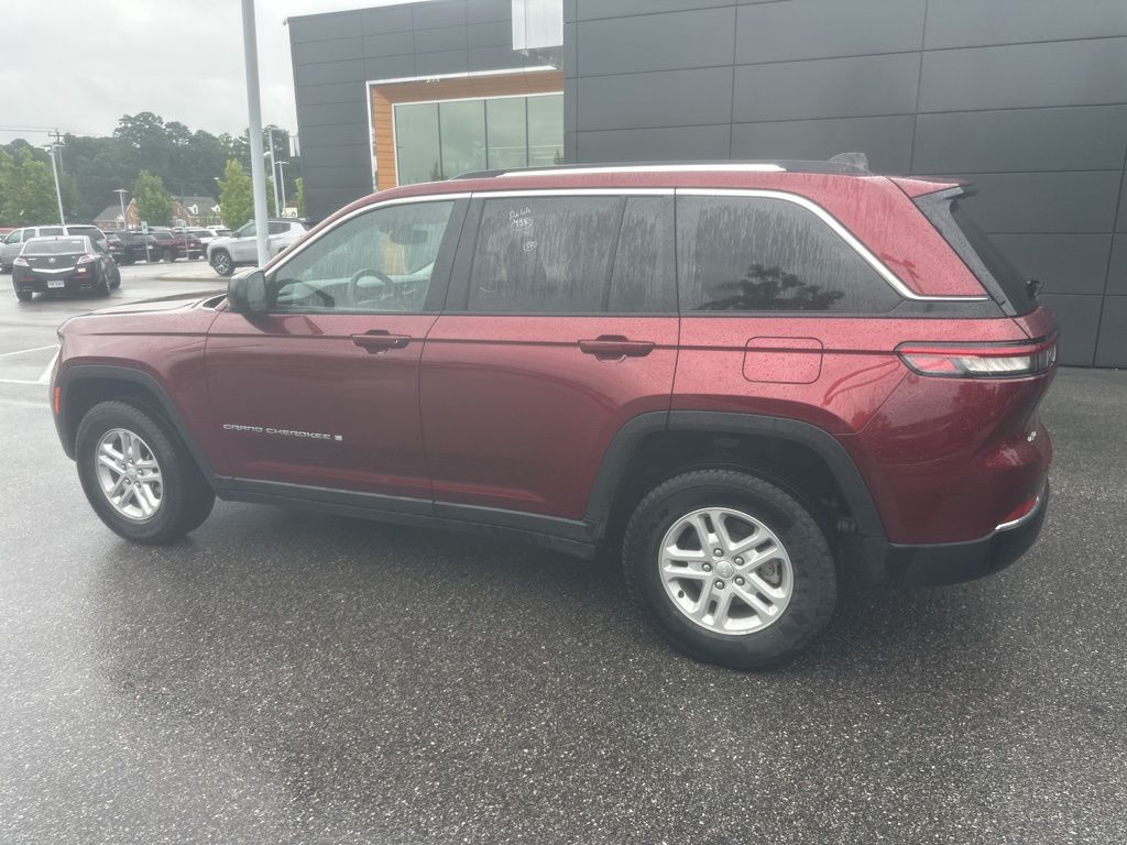 2023 Jeep Grand Cherokee Laredo photo 12