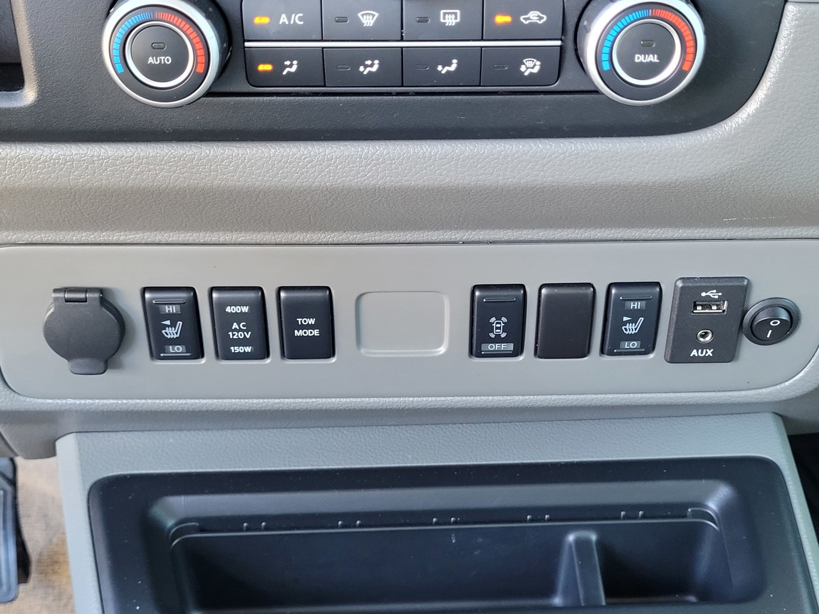 2016 Nissan NV3500 photo 13