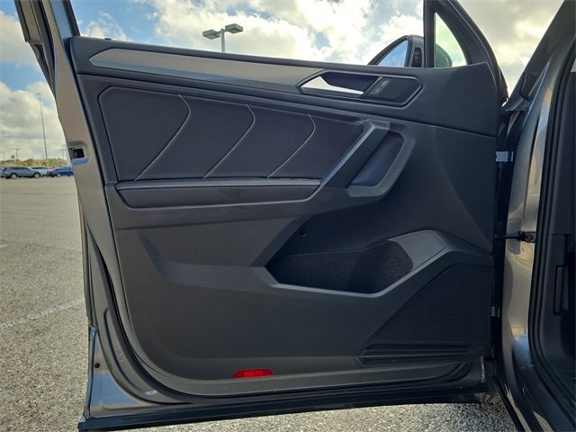 2023 Volkswagen Tiguan SE photo 22