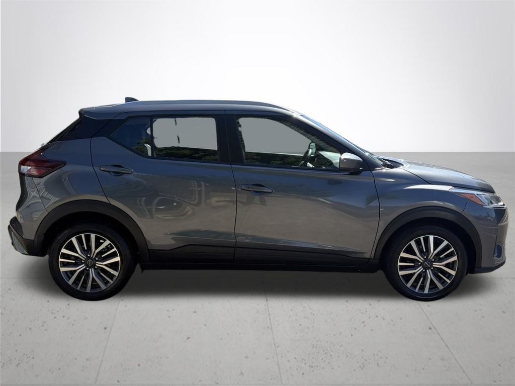 2024 Nissan Kicks SV photo 5