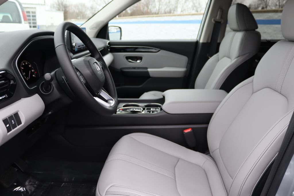 2025 Honda Pilot Touring photo 30