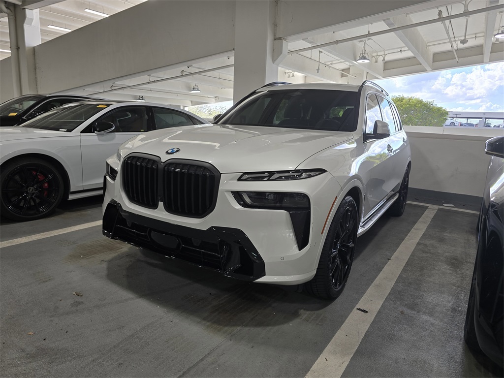 2023 BMW X7 Base's photo