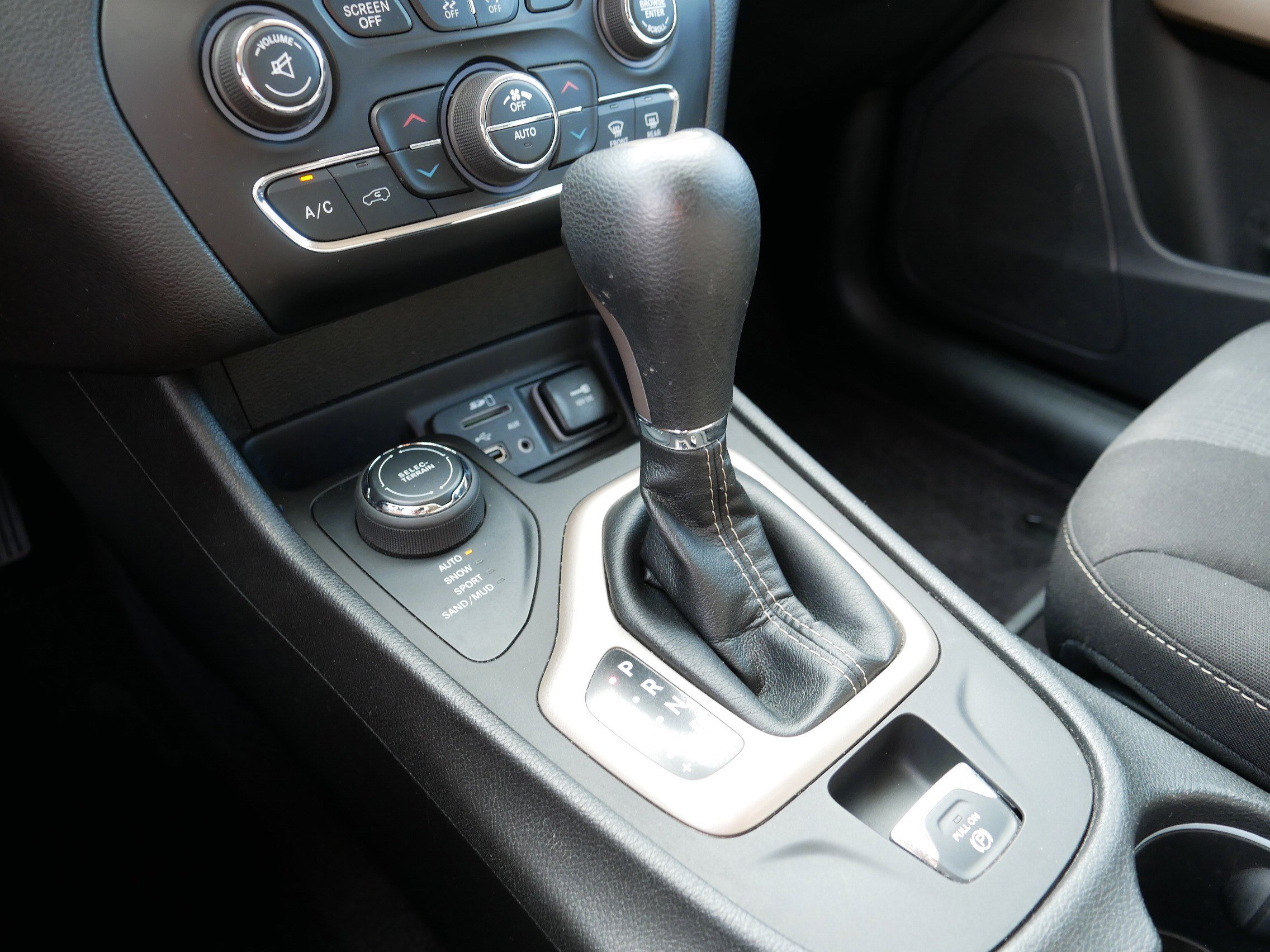 2017 Jeep Cherokee Latitude photo 24