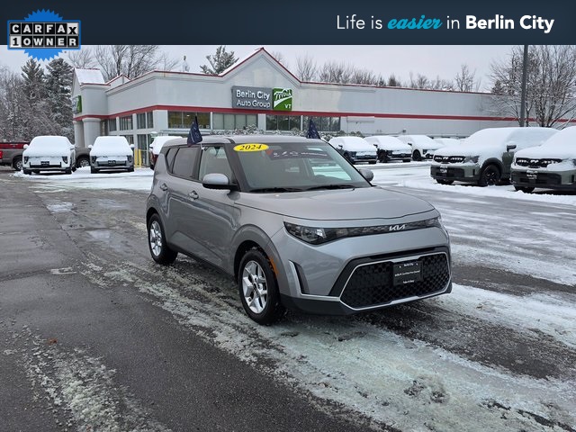 2024 Kia Soul LX's photo