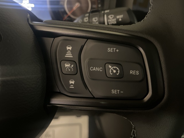 2025 Jeep Wrangler Willys photo 13
